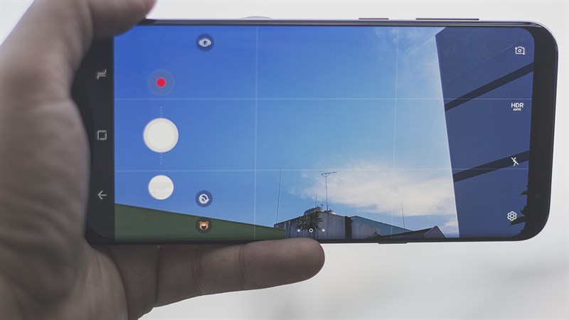 Giao diện camera trên điện thoại Samsung Galaxy S8 Plus